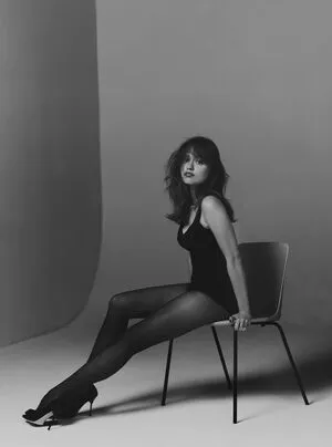 Aimee Lou Wood OnlyFans Leaked Free Thumbnail Picture - #bNNfSJltki