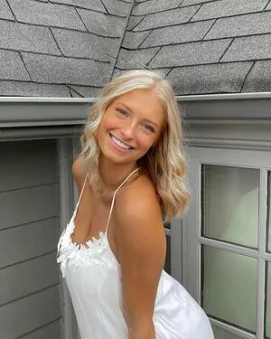 Ainsley Weaver OnlyFans Leaked Free Thumbnail Picture - #Y6b8QSEzpd