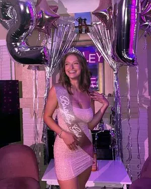 Ainsley Weaver OnlyFans Leaked Free Thumbnail Picture - #kEpw30XNkQ