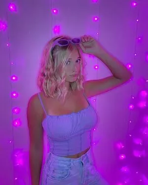 Ainsley Weaver OnlyFans Leaked Free Thumbnail Picture - #tapFf0sO7F