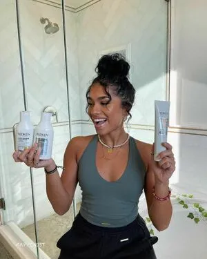 Aisha Mian OnlyFans Leaked Free Thumbnail Picture - #dP1XT3ZuY7