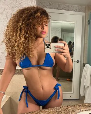 Aisha Thalia Thumbnail Picture