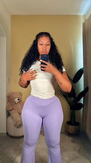 Aishaaamarie OnlyFans Leaked Free Thumbnail Picture - #dfuNHYBeug