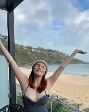 Aisling Bea OnlyFans Leaked Free Thumbnail Picture - #OKSgeSvK59