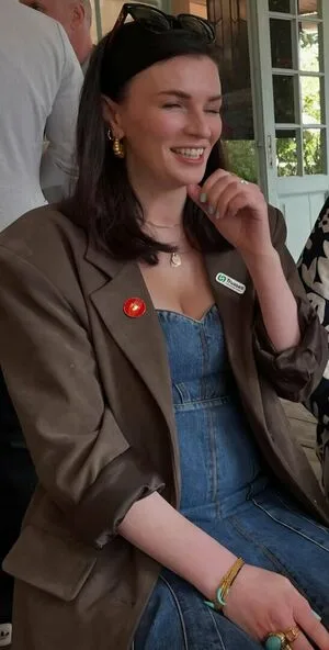 Aisling Bea OnlyFans Leaked Free Thumbnail Picture - #vwY1cnMfJy
