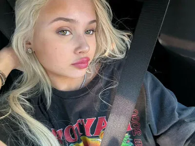 Alabama Barker OnlyFans Leaked Free Thumbnail Picture - #B47VWs5Eo4