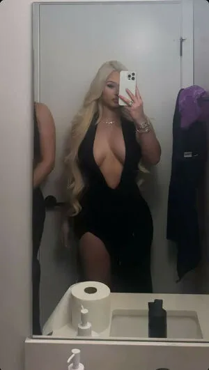 Alabama Barker OnlyFans Leaked Free Thumbnail Picture - #O6TiRUrR08