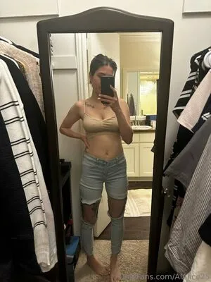 Alalice25 OnlyFans Leaked Free Thumbnail Picture - #GIF5GIAJZH