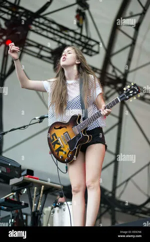 Alana Haim OnlyFans Leaked Free Thumbnail Picture - #UR6VKKwmsS