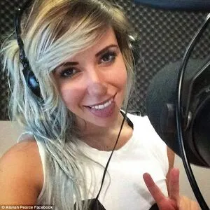 Alanah Pearce OnlyFans Leaked Free Thumbnail Picture - #DKSTEZhga9