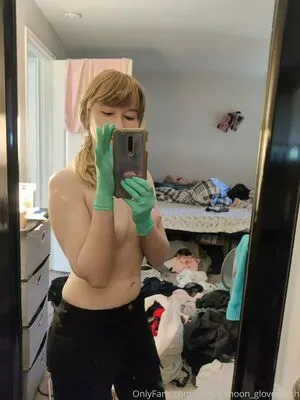 Alaska Moon Glovefetish OnlyFans Leaked Free Thumbnail Picture - #lQ2DVWhEh3