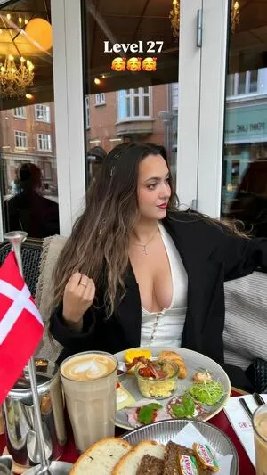 Albinaofficial OnlyFans Leaked Free Thumbnail Picture - #GYnQziVuYA