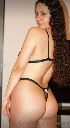 Aleesanz OnlyFans Leaked Free Thumbnail Picture - #k9Z0a4kc4q