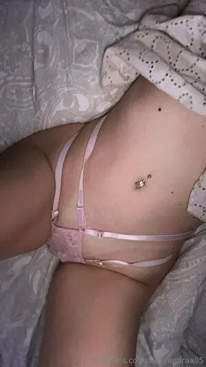 Aleexandraa05 OnlyFans Leaked Free Thumbnail Picture - #5tIHrOz6E6