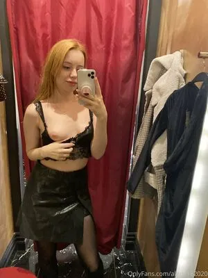 Alena182020 OnlyFans Leaked Free Thumbnail Picture - #DgqbszITSv