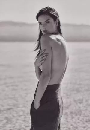 Alessandra Ambrosio OnlyFans Leaked Free Thumbnail Picture - #0gx8AyUlN6