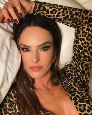 Alessandra Ambrosio OnlyFans Leaked Free Thumbnail Picture - #0jFMn4ik29