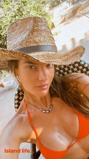 Alessandra Ambrosio OnlyFans Leaked Free Thumbnail Picture - #2H1AsRBznQ