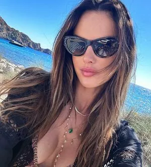 Alessandra Ambrosio OnlyFans Leaked Free Thumbnail Picture - #5sq5fDSx57