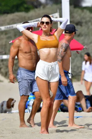 Alessandra Ambrosio OnlyFans Leaked Free Thumbnail Picture - #8fZaCbcLLO