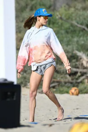 Alessandra Ambrosio OnlyFans Leaked Free Thumbnail Picture - #CC3Q3CCoW5