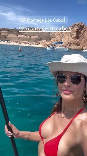 Alessandra Ambrosio OnlyFans Leaked Free Thumbnail Picture - #D3yZExOSG4
