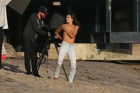 Alessandra Ambrosio OnlyFans Leaked Free Thumbnail Picture - #ErrDOnYCfY