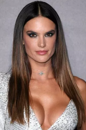 Alessandra Ambrosio OnlyFans Leaked Free Thumbnail Picture - #EuMEV02WmO