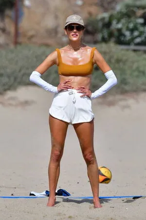 Alessandra Ambrosio OnlyFans Leaked Free Thumbnail Picture - #HzHq8yh2de
