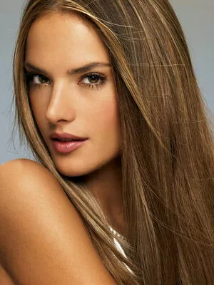Alessandra Ambrosio OnlyFans Leaked Free Thumbnail Picture - #IHT03AubrC