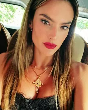 Alessandra Ambrosio OnlyFans Leaked Free Thumbnail Picture - #IQxlLDIEhu