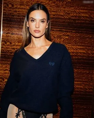 Alessandra Ambrosio OnlyFans Leaked Free Thumbnail Picture - #K9S6yEowby
