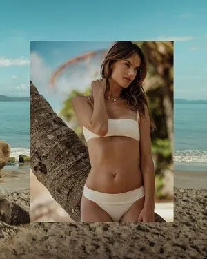 Alessandra Ambrosio OnlyFans Leaked Free Thumbnail Picture - #NDuSthp6FE