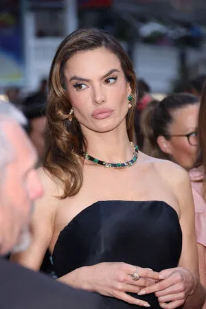 Alessandra Ambrosio OnlyFans Leaked Free Thumbnail Picture - #OcGNB6LAH7