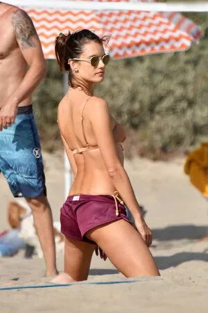 Alessandra Ambrosio OnlyFans Leaked Free Thumbnail Picture - #PciC1F6PAp