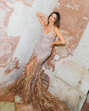 Alessandra Ambrosio OnlyFans Leaked Free Thumbnail Picture - #QxQKEYERP5