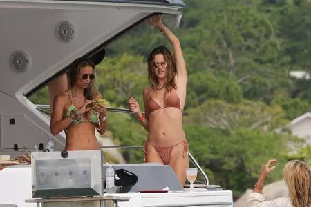 Alessandra Ambrosio OnlyFans Leaked Free Thumbnail Picture - #SrXlOmAZ0a