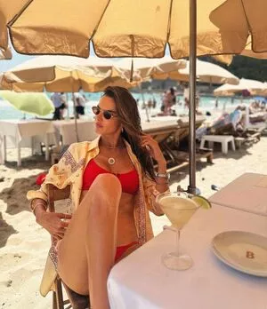 Alessandra Ambrosio OnlyFans Leaked Free Thumbnail Picture - #SxdMKx7Zqp