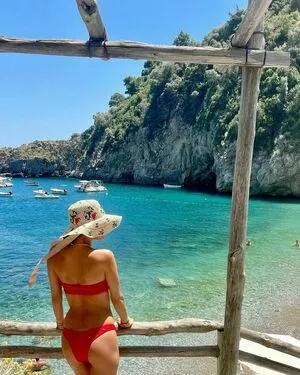 Alessandra Ambrosio OnlyFans Leaked Free Thumbnail Picture - #VQ1oJh8xAh