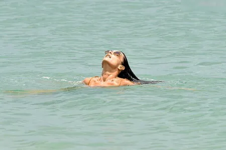 Alessandra Ambrosio OnlyFans Leaked Free Thumbnail Picture - #WAKHi7GBJo