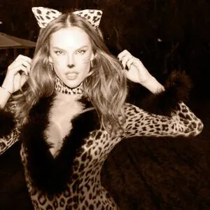 Alessandra Ambrosio OnlyFans Leaked Free Thumbnail Picture - #X6yHf4sD0q