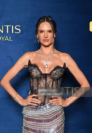 Alessandra Ambrosio OnlyFans Leaked Free Thumbnail Picture - #bALORRif0f