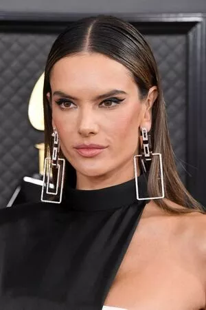 Alessandra Ambrosio OnlyFans Leaked Free Thumbnail Picture - #bWmLZ9FltG