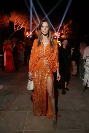Alessandra Ambrosio OnlyFans Leaked Free Thumbnail Picture - #cxKYI3yE1z