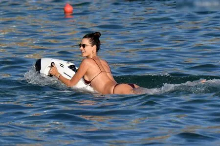 Alessandra Ambrosio OnlyFans Leaked Free Thumbnail Picture - #eefHeyvq4e