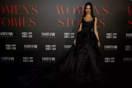 Alessandra Ambrosio OnlyFans Leaked Free Thumbnail Picture - #fMjAyWCRCI