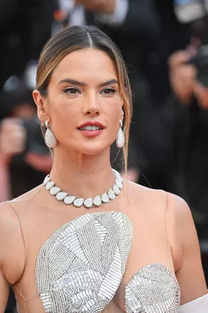 Alessandra Ambrosio OnlyFans Leaked Free Thumbnail Picture - #fQOQHsRSw9
