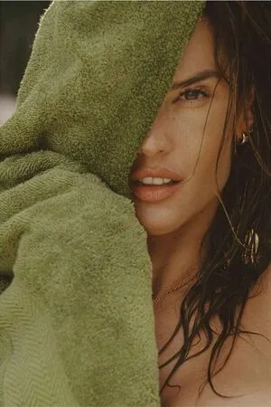 Alessandra Ambrosio OnlyFans Leaked Free Thumbnail Picture - #fsFhK4fwI9