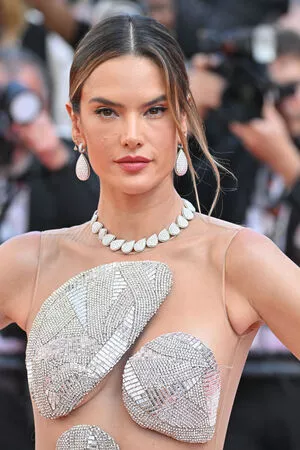 Alessandra Ambrosio OnlyFans Leaked Free Thumbnail Picture - #gHocLYokA6