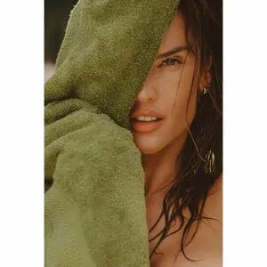 Alessandra Ambrosio OnlyFans Leaked Free Thumbnail Picture - #gqjFd8pf53